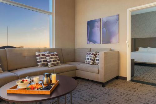 DoubleTree by Hilton Evansville - image 7