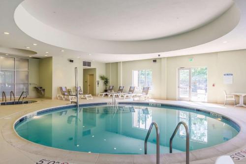 Embassy Suites - Newark Airport - image 13