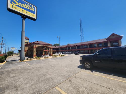 Scottish Inn and Suites Beaumont - 숙소 외관