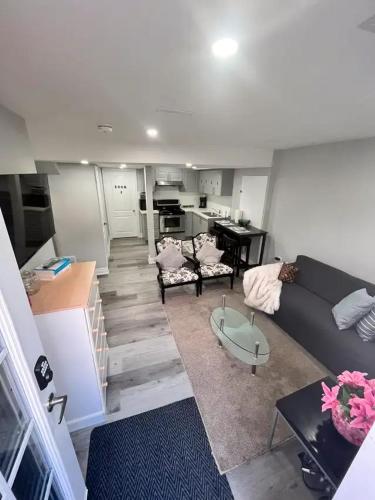 Beautiful 3 bedrooms/ Full bathrooms Entire Place