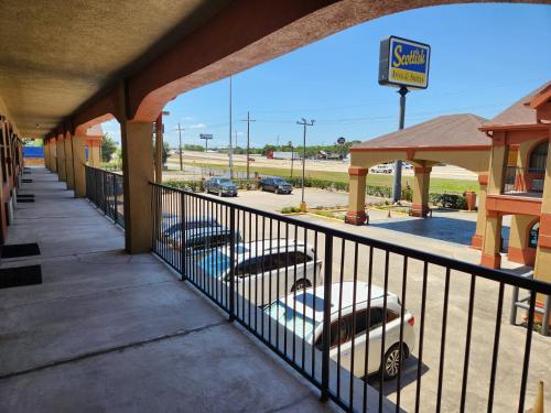 Scottish Inn and Suites Beaumont - 숙소 외관