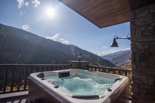 Luxury Treeline Residence with Hot Tub - By Ski Chalet Andorra Soldeu