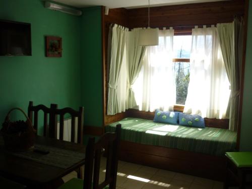 Two-Bedroom Bungalow image 6