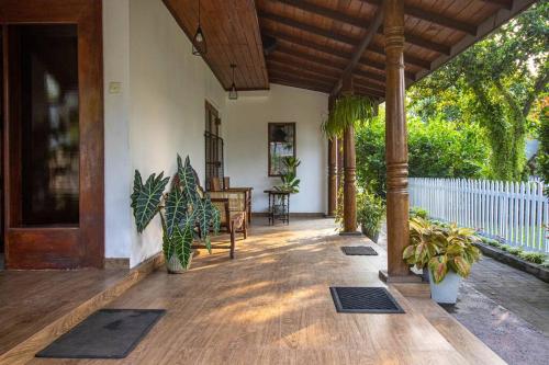 Spacious 4BR 4BA Family Villa wt Balcony & Lavish Garden in Ratmalana Airport