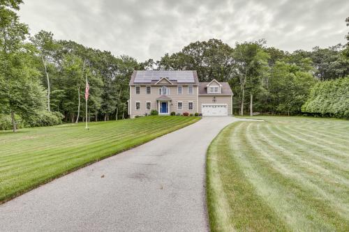 Spacious Connecticut Home - Deck, Grill and Fire Pit