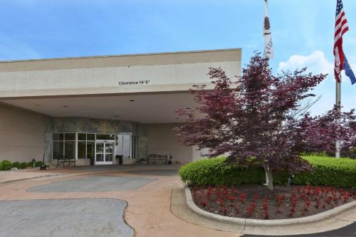 DoubleTree by Hilton Holland in Holland, USA