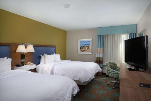 2 queen beds