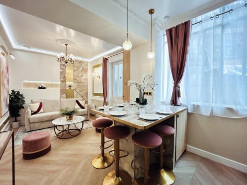 Luxury 2 Bedroom & 1 Bathroom - Le Marais