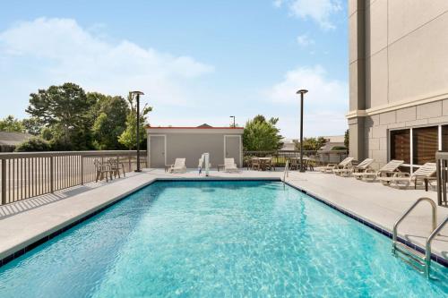 Hampton Inn Greenville-Simpsonville - image 9