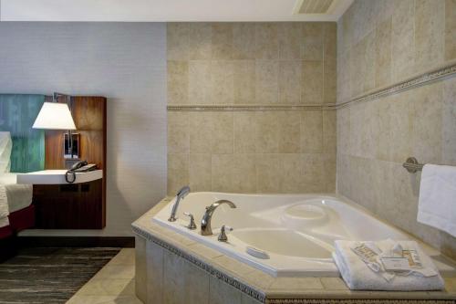 Hampton Inn By Hilton & Suites Guelph, Ontario, Canada