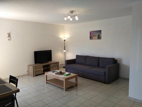 Appartement T2, 4 personnes, disponible jusqu au Samedi 2 sept 2023 - Location saisonnière - Le Cannet-des-Maures