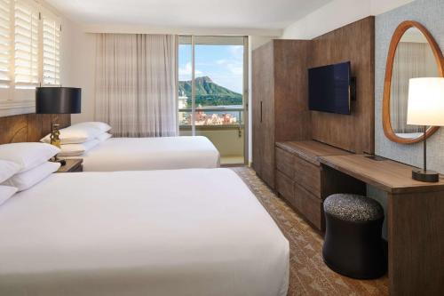 Queen Suite with Ocean View room in Embassy Suites By Hilton Waikiki Beach Walk
