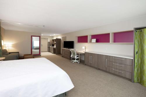 King Studio Suite - Non-Smoking image 2