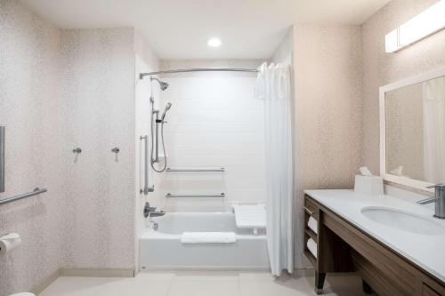 King Studio Suite - Hearing Access/Non-Smoking image 5