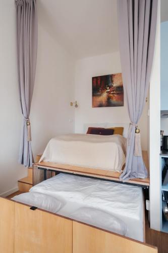 Prague Days - Spacious City Center Studios next to the Powder Tower - image 4