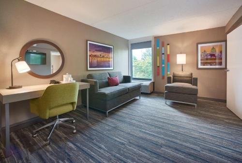 Hampton Inn by Hilton Harrisburg West