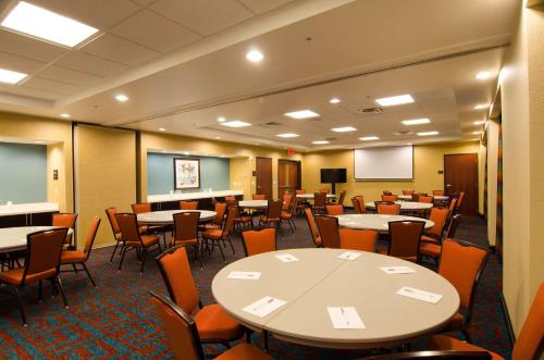 Hampton Inn & Suites Huntsville - image 9