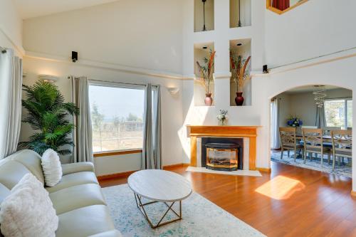 . Seaside Eureka Vacation Rental w/ Bay Views!
