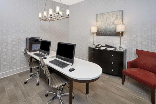 Homewood Suites by Hilton Indianapolis At The Crossing - image 43