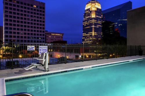 Hampton Inn & Suites Winston-Salem Downtown - image 6