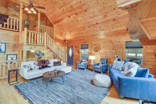 Upscale Coosawattee Cabin with Hot Tub and Fire Pit! in Ellijay, USA