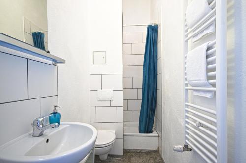 2 Bedroom Apartment (ABEMI), Берлин (фото 7)
