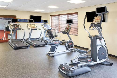Hampton Inn Lafayette - image 14