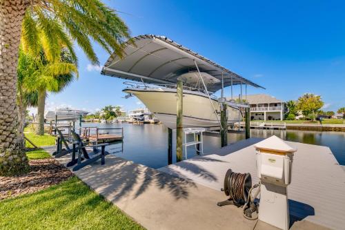 Hernando Beach Getaway with Private Dock and Kayaks! in Hernando Beach, USA