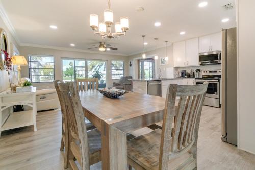 Hernando Beach Getaway with Private Dock and Kayaks! in Hernando Beach, USA