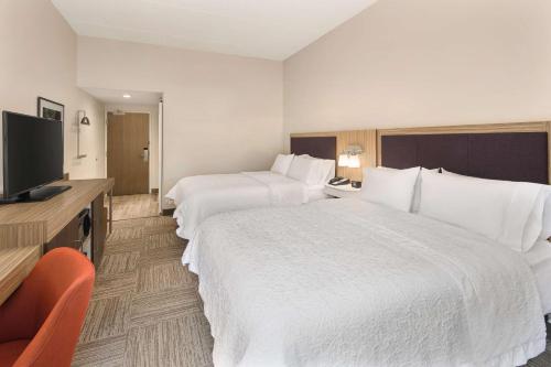 Hampton Inn Lagrange near Callaway Gardens - image 2