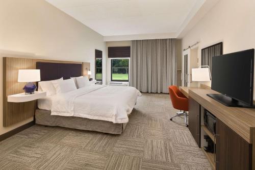 Hampton Inn Lagrange near Callaway Gardens - image 11