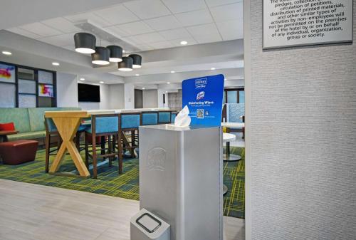 Hampton Inn by Hilton Las Vegas Strip South - image 7
