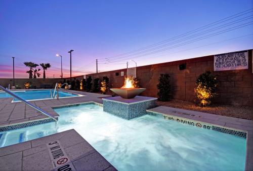 Hampton Inn by Hilton Las Vegas Strip South - image 8