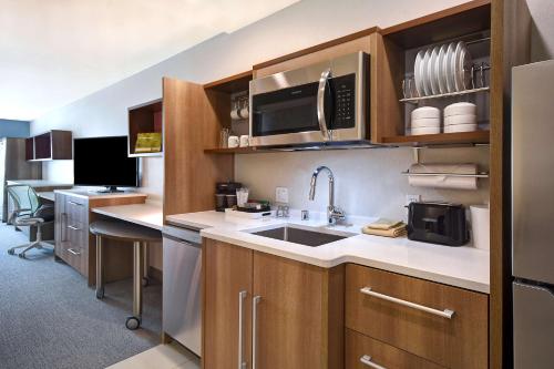 Home2 Suites by Hilton Las Vegas Convention Center - No Resort Fee, Las Vegas (photo 6)