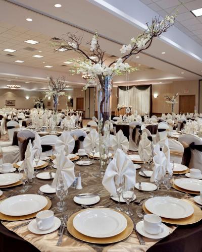 Embassy Suites by Hilton Anaheim South in Anaheim, USA