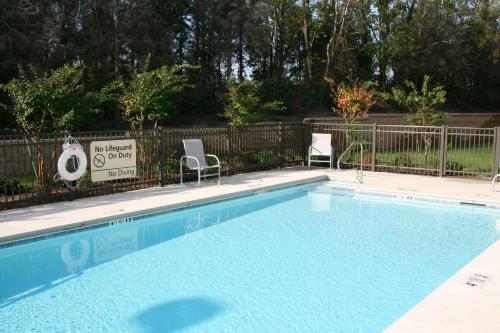 Hampton Inn & Suites Lebanon - image 6