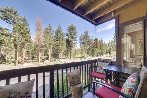 Mammoth Lakes Condo with Pool and Spa Access Near Slopes! - image 2