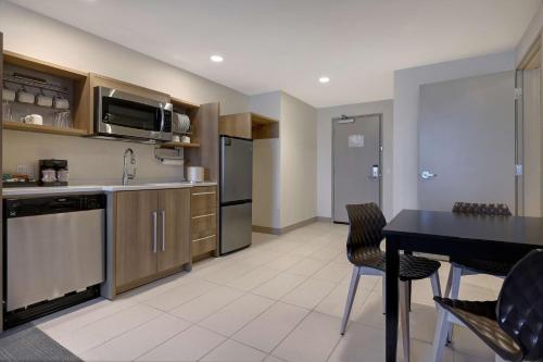 Home2 Suites By Hilton Turlock Ca - image 13