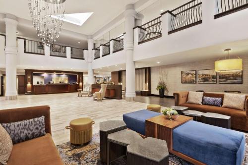 DoubleTree by Hilton McLean Tysons - image 10