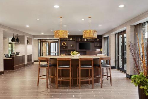 DoubleTree by Hilton McLean Tysons in Tysons Corner, USA