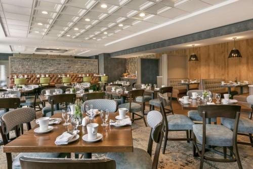 DoubleTree by Hilton McLean Tysons - image 4