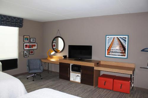 Hampton Inn Forsyth - image 11