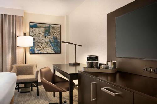 DoubleTree by Hilton McLean Tysons - main image