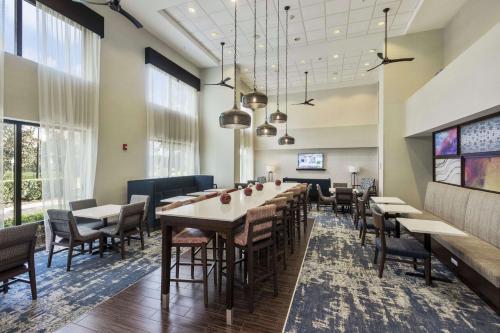 Hampton Inn & Suites Orlando-Apopka