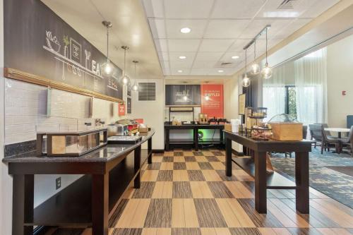 Food and beverages, Hampton Inn & Suites Orlando-Apopka in Orlando West