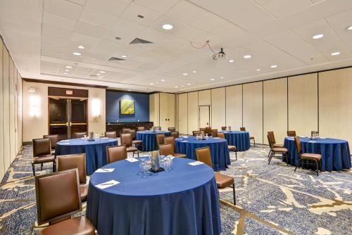 Embassy Suites Orlando Downtown - image 13
