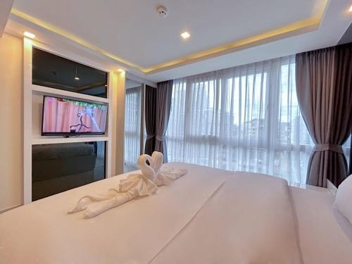 Grand Avenue Residence condominium