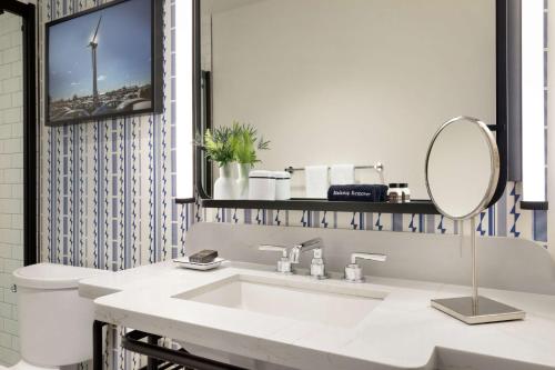 The Central Station Memphis Curio Collection By Hilton - image 11