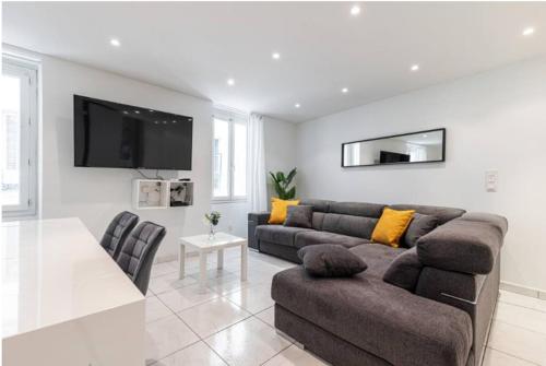 Grand appartement- Le Port A/C, Ницца