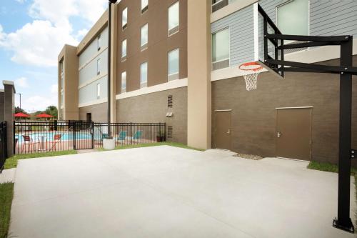 Home2 Suites By Hilton McAllen - image 11